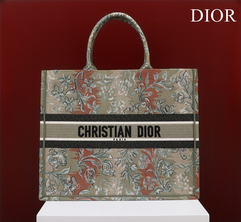 MC-Christian Dior-4949
