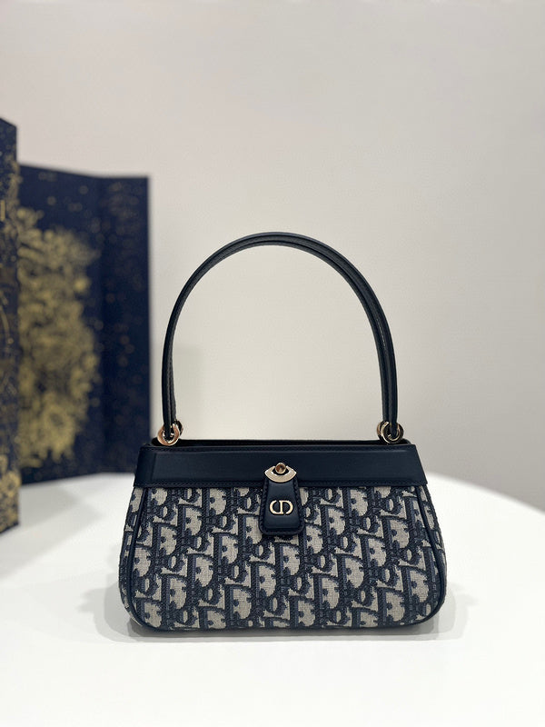 MC-Christian Dior-4964