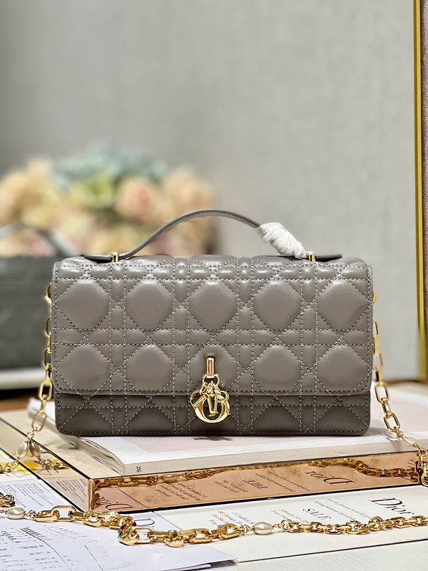MC-Christian Dior-5001