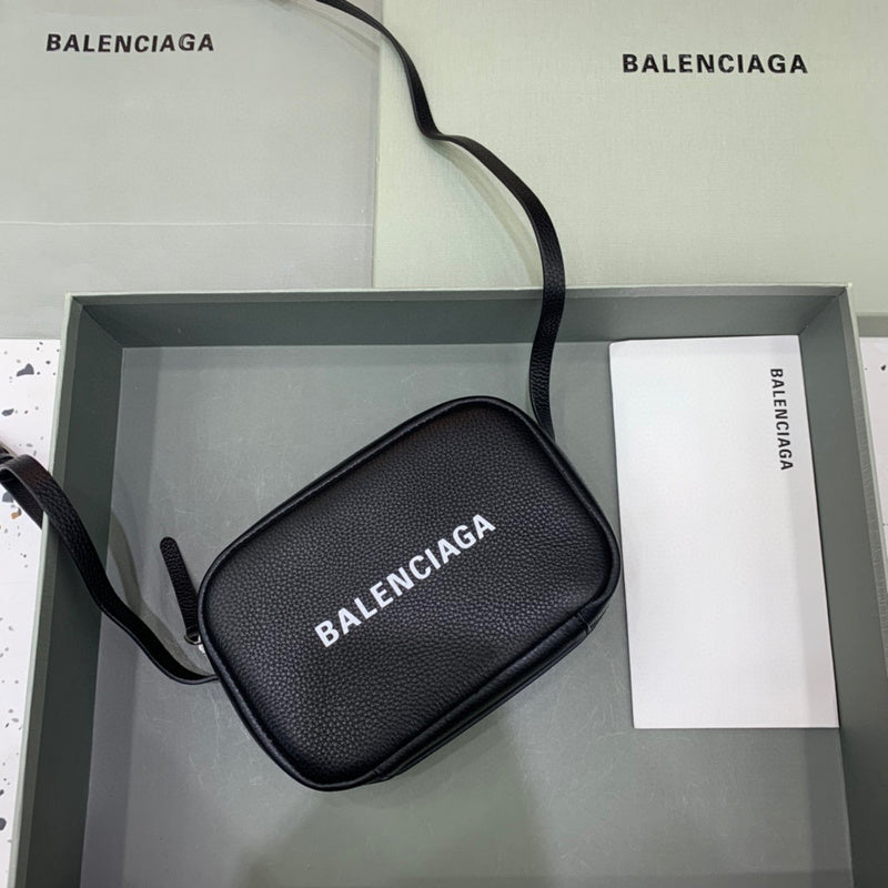MC-Balenciaga-2204