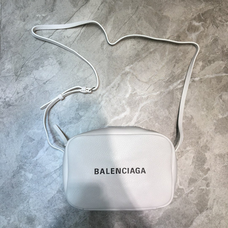 MC-Balenciaga-2205