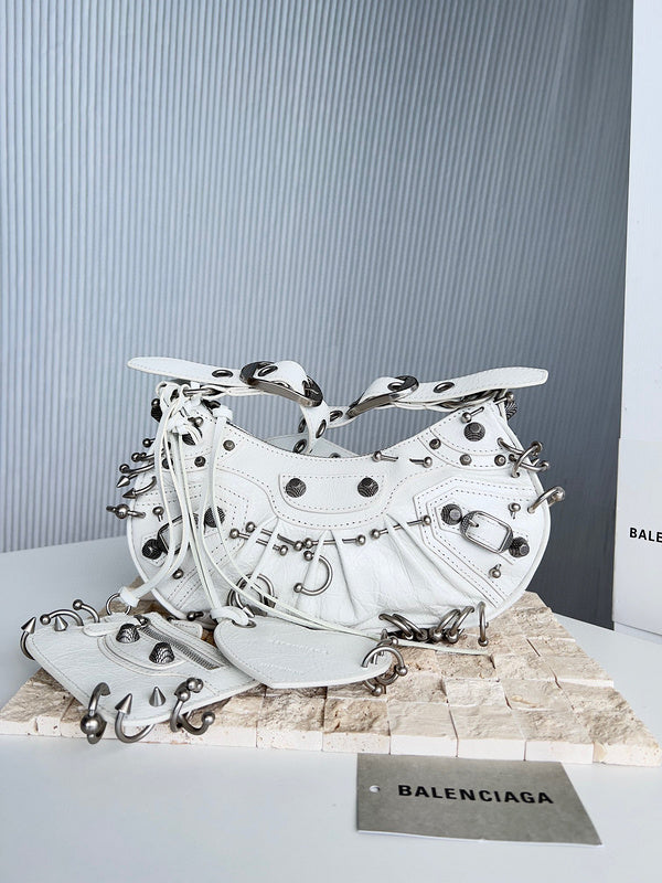 MC-Balenciaga-2206
