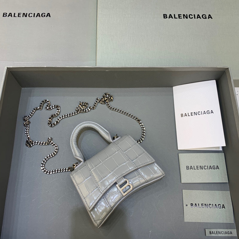 MC-Balenciaga-2220