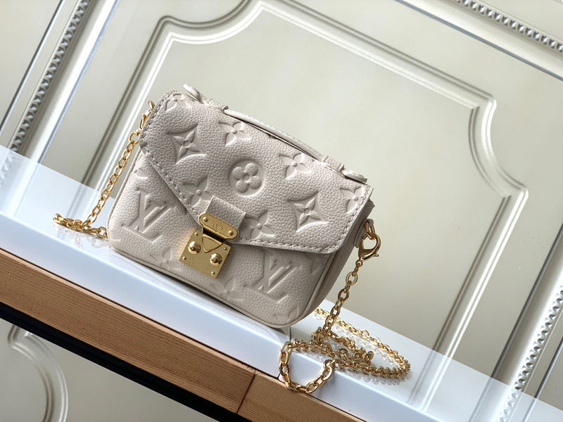 MC-LV-Bags-5590