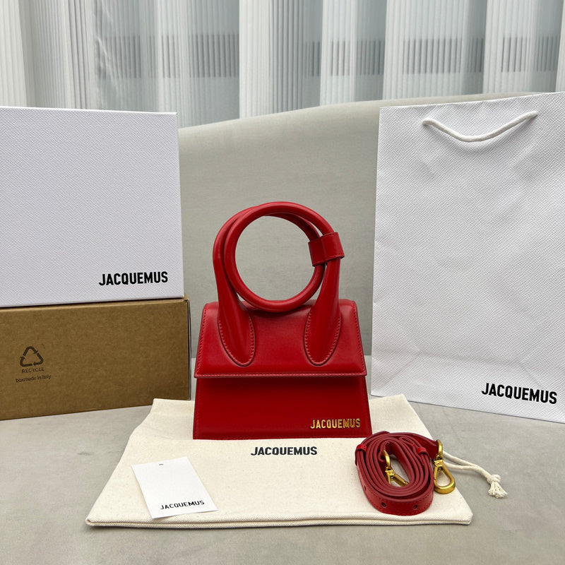 MC-JACQUEMUS-390