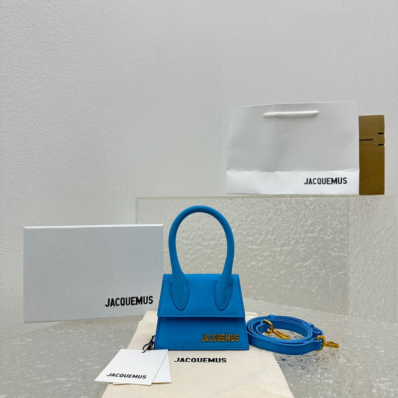 MC-JACQUEMUS-395