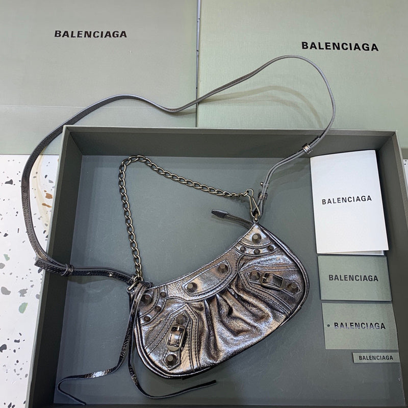 MC-Balenciaga-2240
