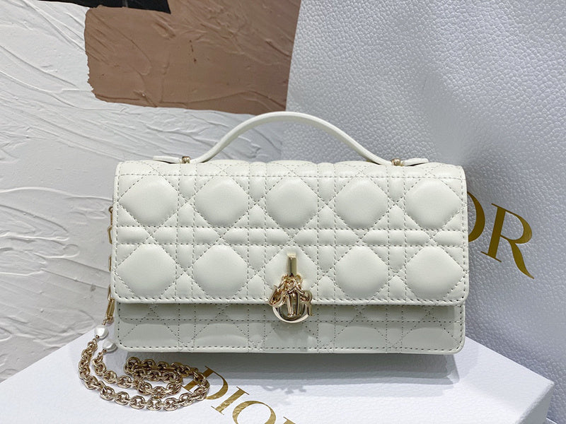 MC-Christian Dior-5152