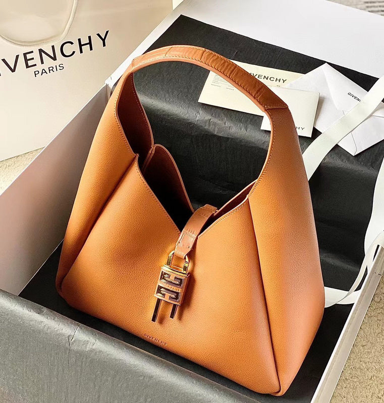 MC-GIVENCHY-759