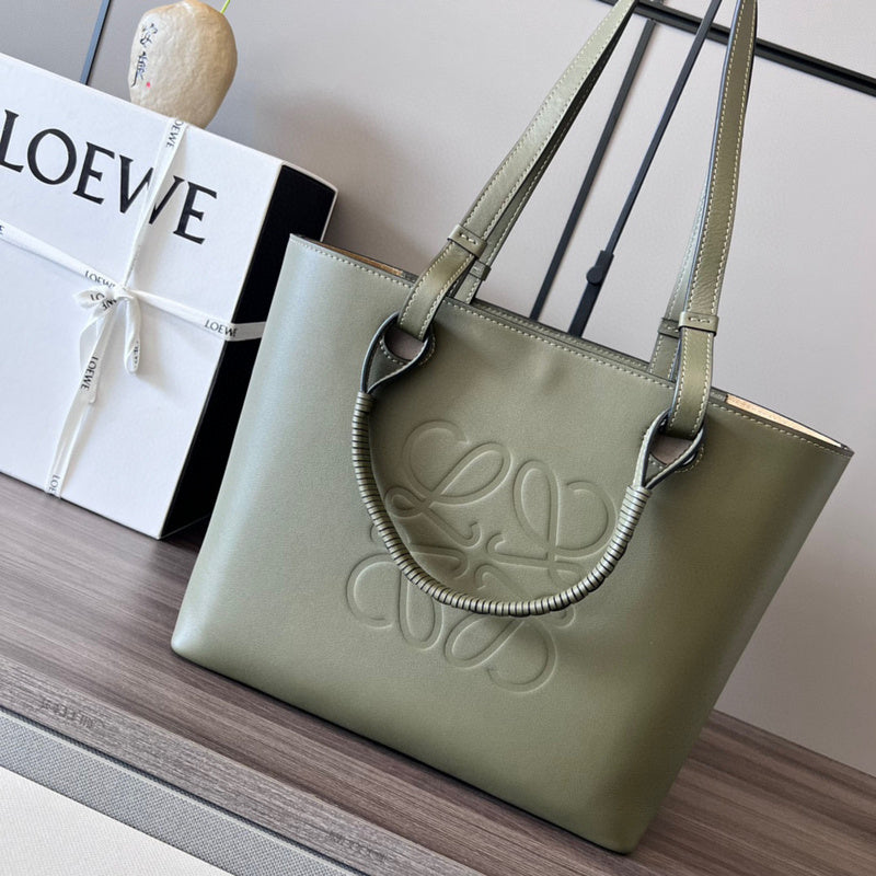 MC-Loewe-1468