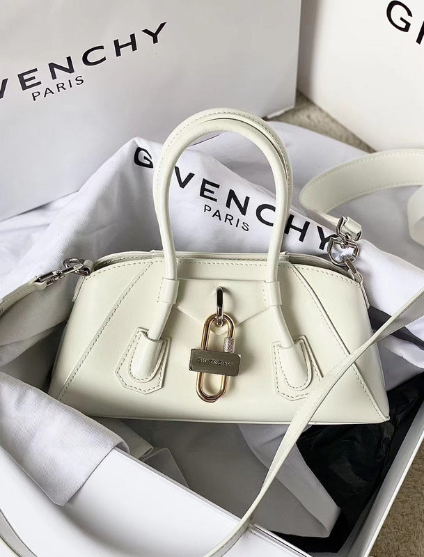 MC-GIVENCHY-761