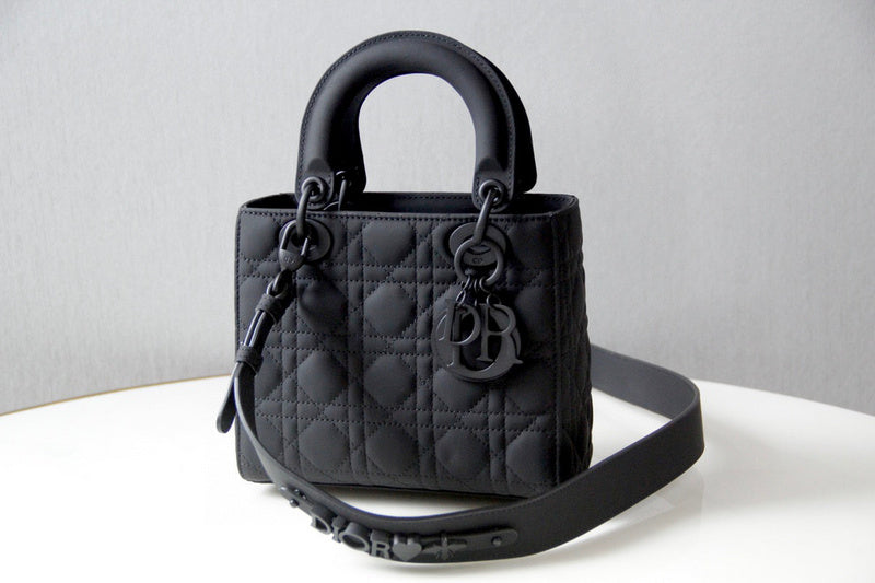 MC-Christian Dior-5200