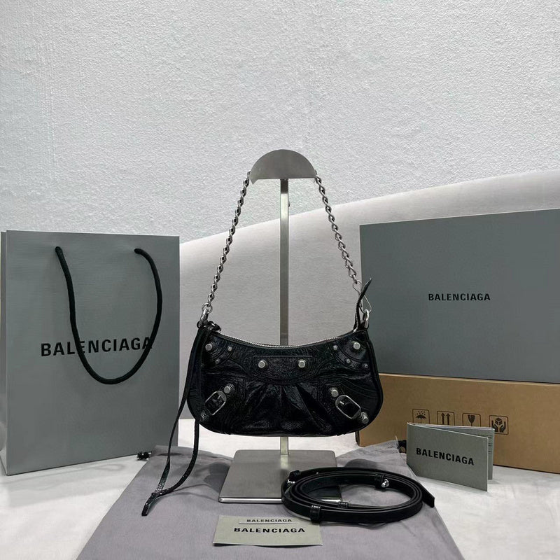 MC-Balenciaga-2268