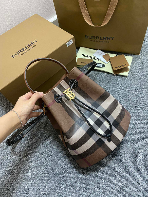 MC-Burberry-801