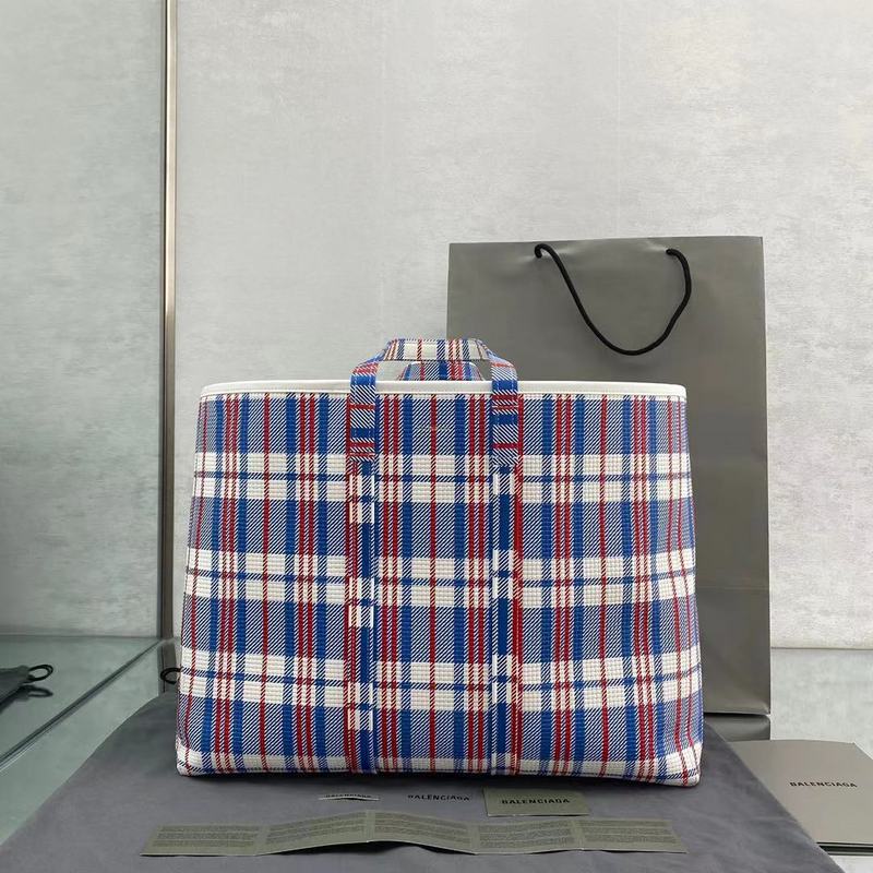 MC-Balenciaga-2282