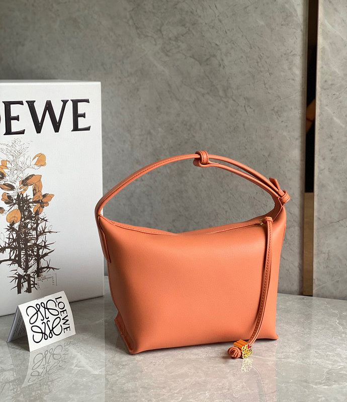 MC-Loewe-1493
