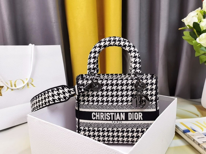 MC-Christian Dior-5254