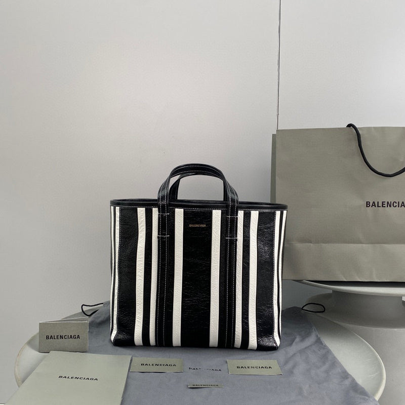 MC-Balenciaga-2300
