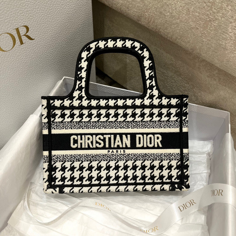 MC-Christian Dior-5277