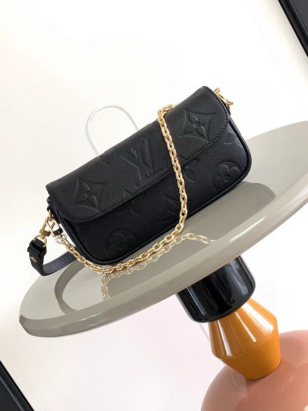 MC-LV-Bags-5823
