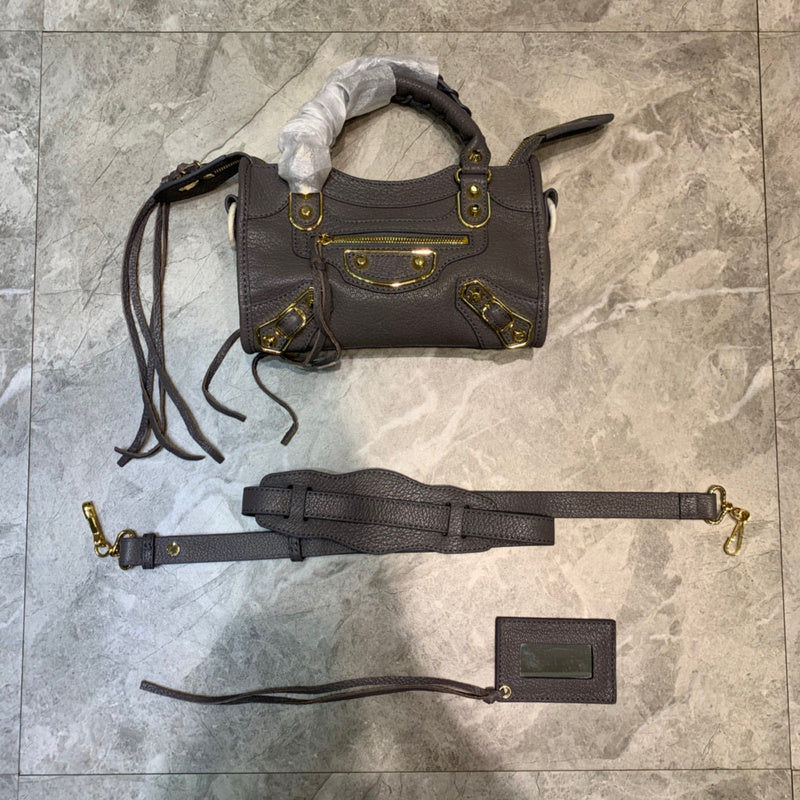 MC-Balenciaga-2324