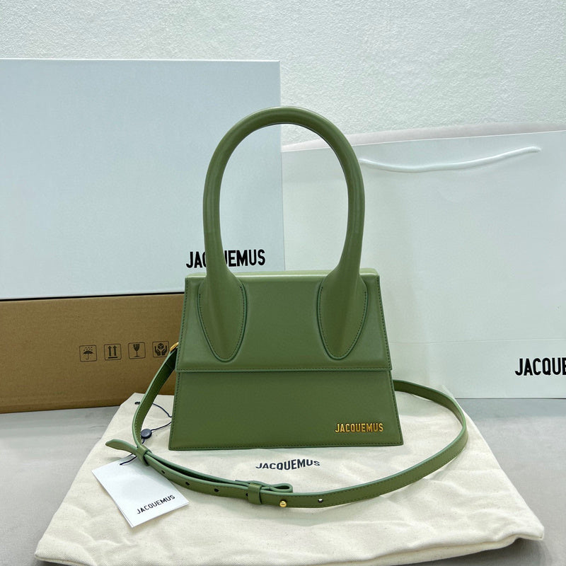 MC-JACQUEMUS-415