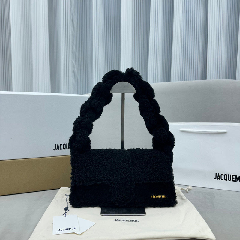 MC-JACQUEMUS-416