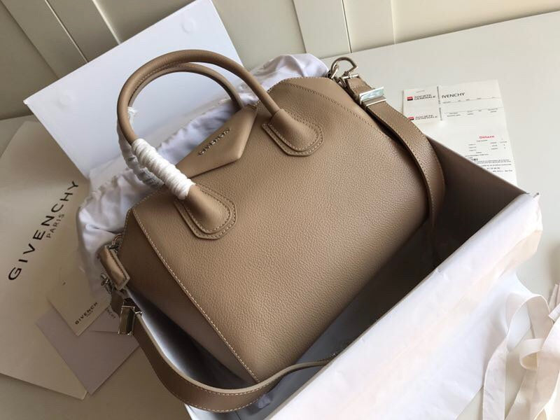 MC-GIVENCHY-790