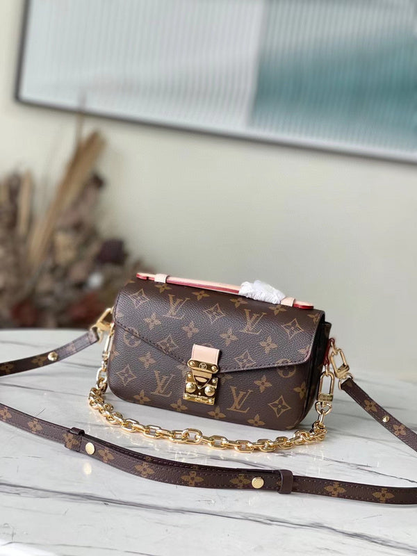 MC-LV-Bags-5873