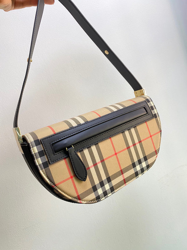 MC-Burberry-827