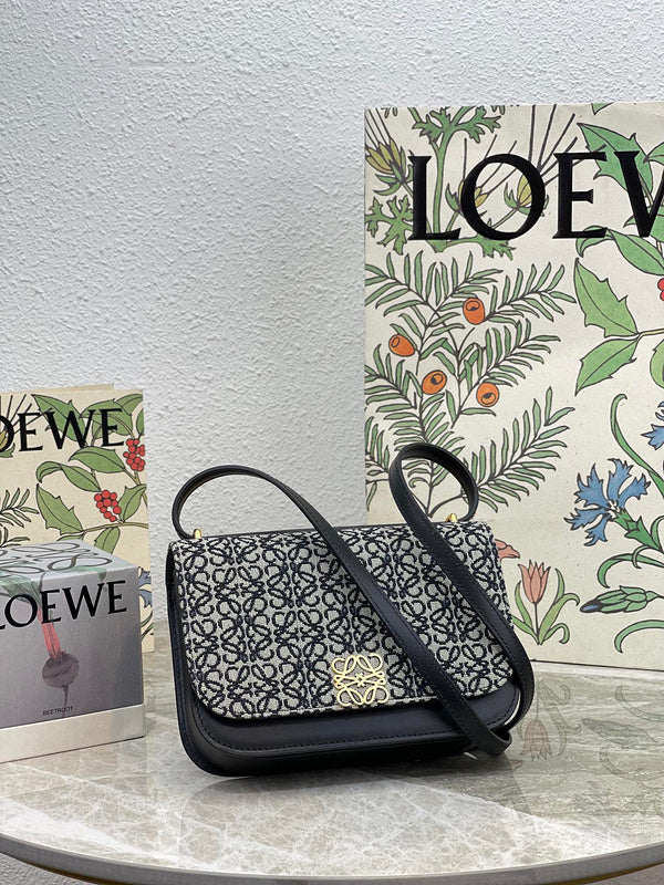 MC-Loewe-1544