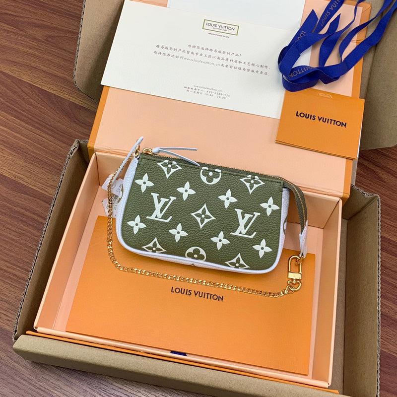MC-LV-Bags-5954