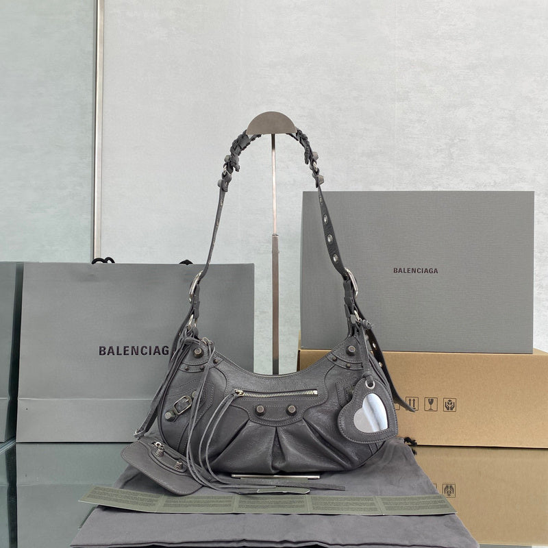 MC-Balenciaga-2402