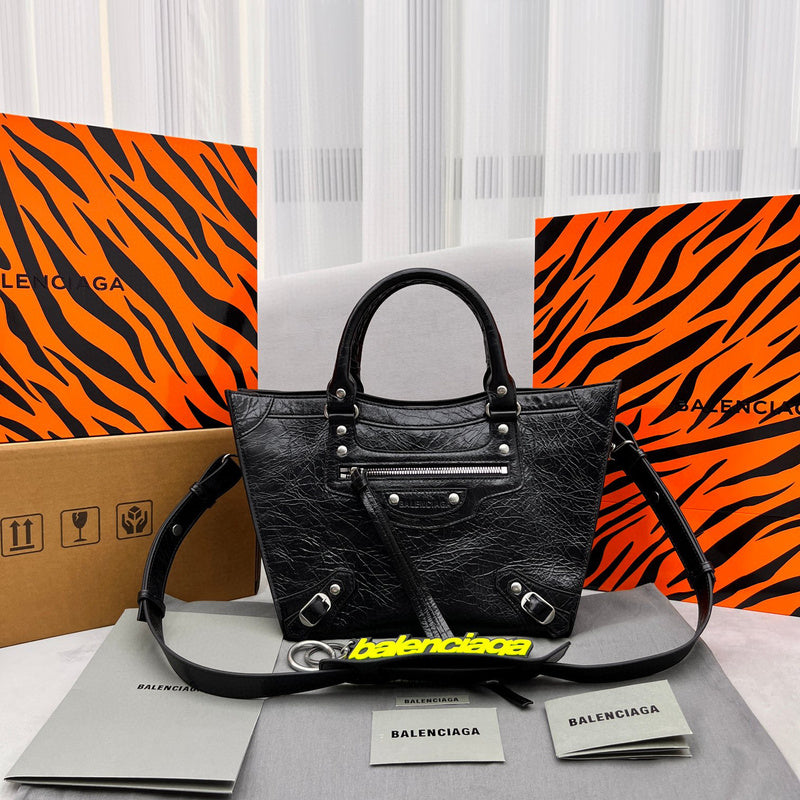 MC-Balenciaga-2405